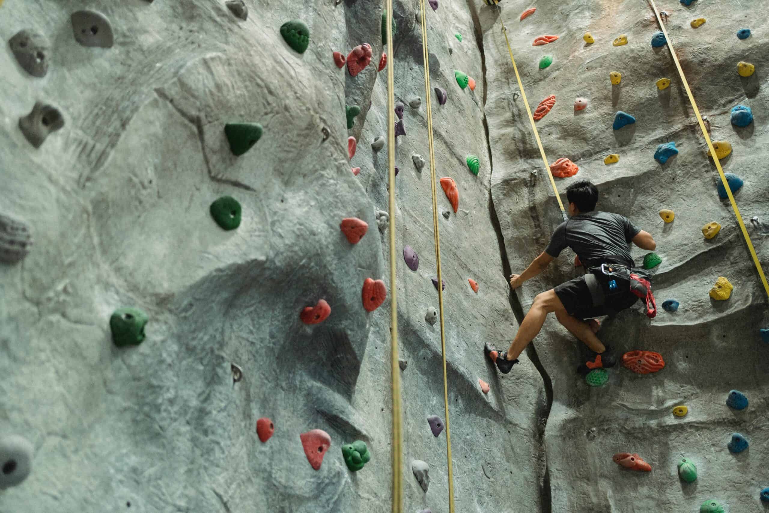 Bouldering vs. Rock Climbing: Comparing The Two Types of Climbing